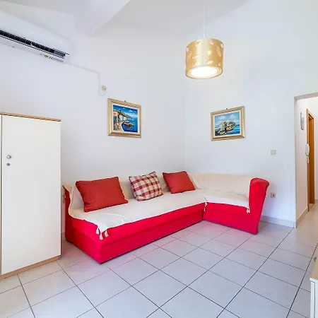 Nur 450 Meter Zum Kieselstrand Von 바슈카