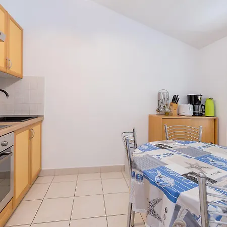 Nur 450 Meter Zum Kieselstrand Von * باشْكا